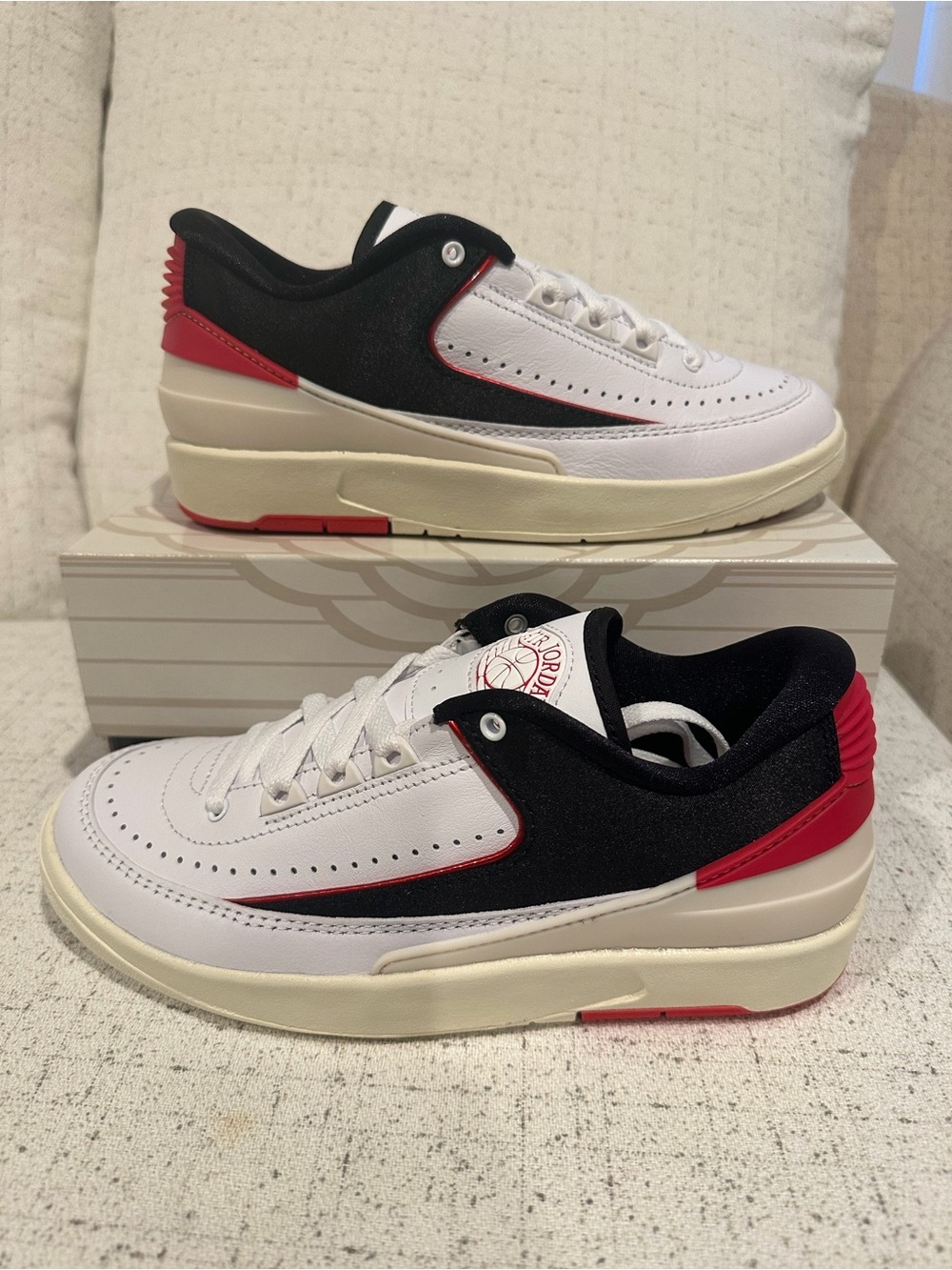 Nike Air Jordan 2 Retro Low Chicago Twist Size 6 Womens